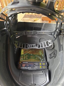 Svářečská kukla, ESAB sentinel A60 air - 8