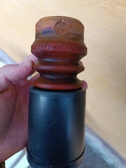 Škoda, uložení tlumičů a krytky - 8