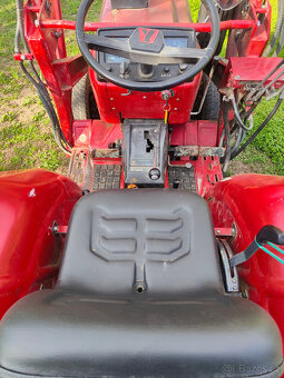 Japonský malotraktor Yanmar 1610d 4x4 s nakladačem - 8