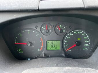Ford Transit 2,2 L2H2 9 míst - 8