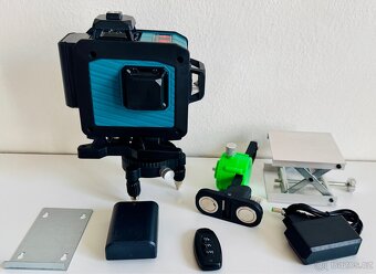 4D křížový laser se stativem – 16 linií, dálkové ovládání - 8