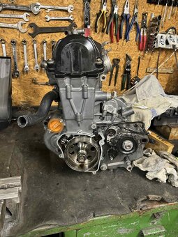 Ktm 690 sm NOVÝ MOTOR ktm 690sm - 8