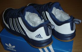 Adidas nové tenisky original na"sálové sporty" vel .9,5 - 8