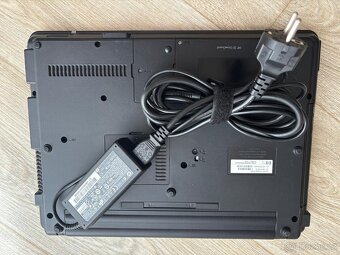 Funkční notebook HP s grafikou ATI - 8