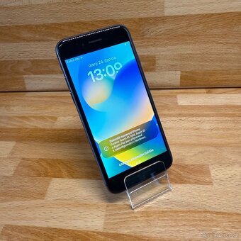 iPhone 8 256GB, černý (12 měsíců záruka) - 8