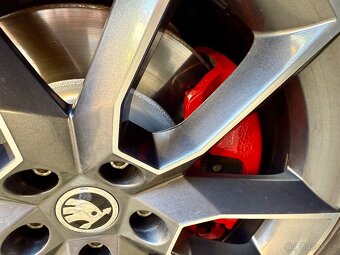 ŠKODA OCTAVIA RS 2.0 TSI 162kW MANUÁL - 8