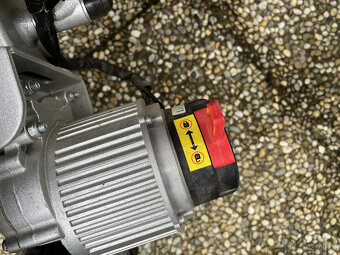 Elektrický invalidní vozík - 8