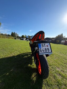 KTM RC 125 - 8