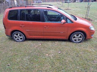 Volkswagen Turan 1.4 TSI 7 míst - 8