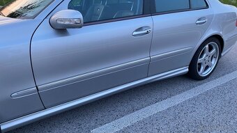 Mercedes-Benz E 55 AMG - 8