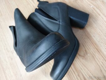NOVÉ kotníkové zimní boty velikost 39 PC 899,- - 8