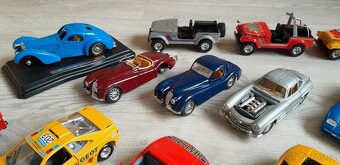 autíčka - modely Bburago 1/24 starší na díly - 8