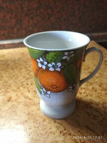 Různé sklenicky, hrnecky - 8