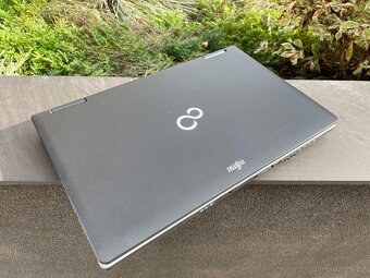 Fujitsu LIFEBOOK E751 - větší 15.6" notebook na běžné užití - 8