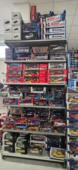 Modely 1:18 - 8