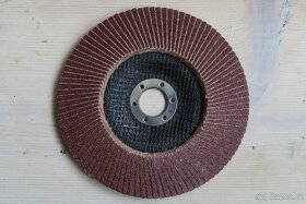 Brusné kotouče 6 ks.CENA ZA VŠE. - 8