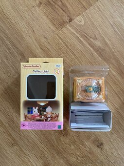 Sylvanian Families Patrový dům s červenou střechou + přísluš - 8