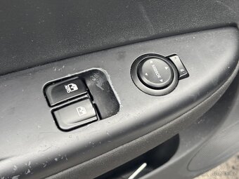Hyundai I20 1.2 i , 63 kW benzín, 2013 - 8