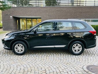 Mitsubishi Outlander 2.0i BENZÍN 2017 MANUÁL LED KAMERA 2WD - 8