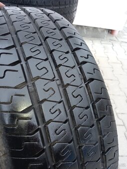 Pneu 225/70 r15 c - 8