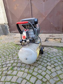 Olejový kompresor RYCHLÉ JEDNÁNÍ SLEVA - 8