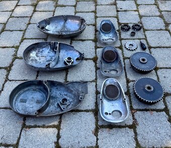 ČZ 125 B T 125 150 C, kývačka - díly motoru - 8