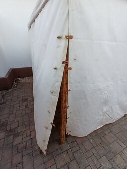 Historický stan se samostatnou konstrukcí - 8