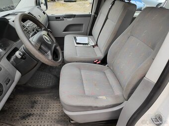 Volkswagen Caravelle - 8