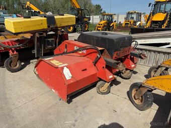 Zametacia kefa na traktor bagr - 8