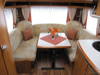 Prodám karavan Hobby 460 ufe,r.v.2008 + mover ,markýza, stan - 8