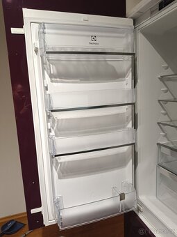 Vestavná lednice Electrolux ENN2854COW - 8