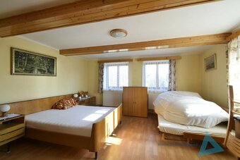 Rodinný dům se stodolou a garáží – Bříšťany u Hořic (okres J - 8