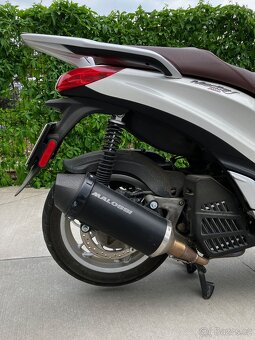 Skútr Piaggio Medley 150 - 8