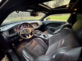 Dodge challenger 5.7 HEMI R/T - 8