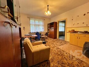 Prodej prostorného domu s potenciálem v obci Horní Radechová - 8