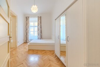 Prodej dvou bytů v jednom – 127 m2 v centru u Karlova mostu, - 8