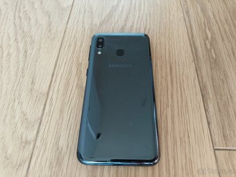Samsung Galaxy A20e-5.8"HD+/3GB/32GB/NFC/Dual SIM+SD trislo - 8