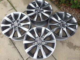 5x114,3 R17 original MAZDA 5 alu kola s TPMS ventilkama - 8