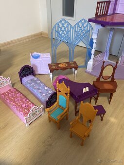 Disney Frozen 2 velký hrad Arendelle - 8