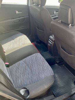 Kia Ceed kombi 1.6 crdi 85kw najeto 211000km - 8