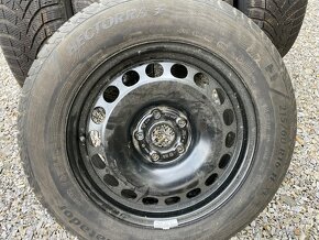 Zimní pneu 215/65 R16 - 8