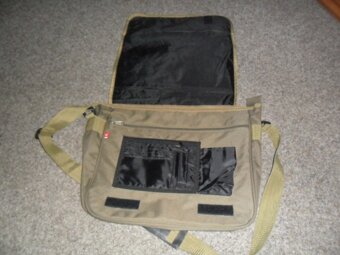 ladičky, mikrofon, kalafuny, struny, taška na LP - 8