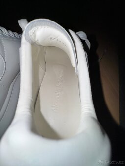 Alexander McQueen - 8