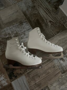 Lední brusle - 8