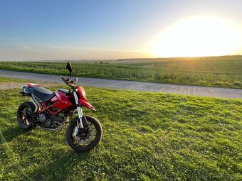 Ducati Hypermotard 796 - 8