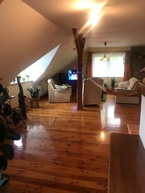 Prodej komerčního RD s bydlením, zahradou a garáži Morkovice - 8