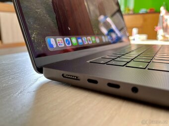 Apple MacBook Pro CTO 16" M3 MAX | 96GB | 1TB SSD | ZÁNOVNÍ - 8