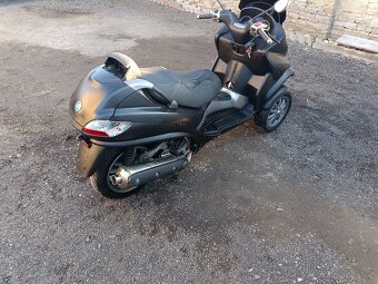 Piaggio mp3 400 Cz doklady v ceně - 8