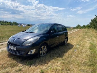 Renault Megane Scenic - 8