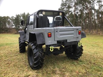 Offroad speciál urceny na zavody nebo kolem baraku. Je posta - 8
